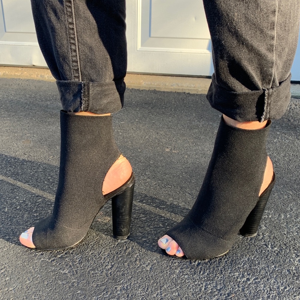 STEVE MADDEN PEEP TOE HEEL
